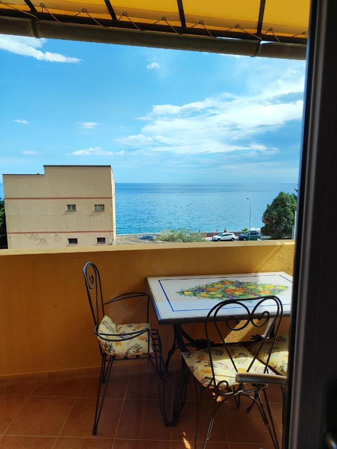 Villa Torre Dei Pirati à Letojanni Extérieur photo